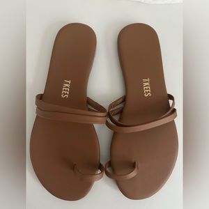 BRAND NEW never worn TKEES Sandals
